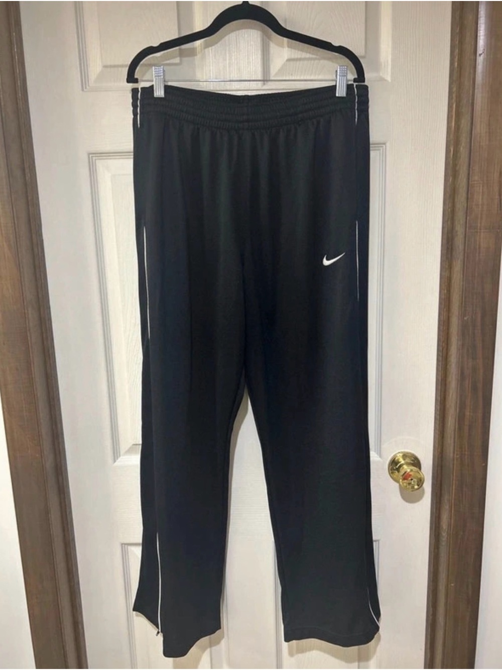 Mens Black and White Nike Fri Fit Sporty Trouser / Jogger pant Size XL
